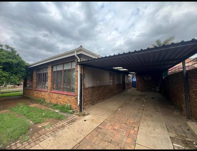 6 BEDROOM HOUSE FOR SALE IN PRETORIA WEST